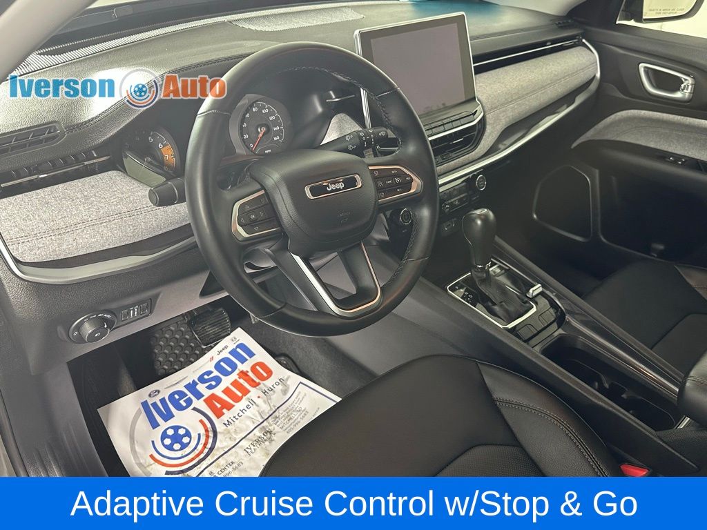 2022 Jeep Compass Latitude Lux photo 15