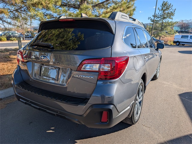 2018 Subaru Outback 2.5i photo 3