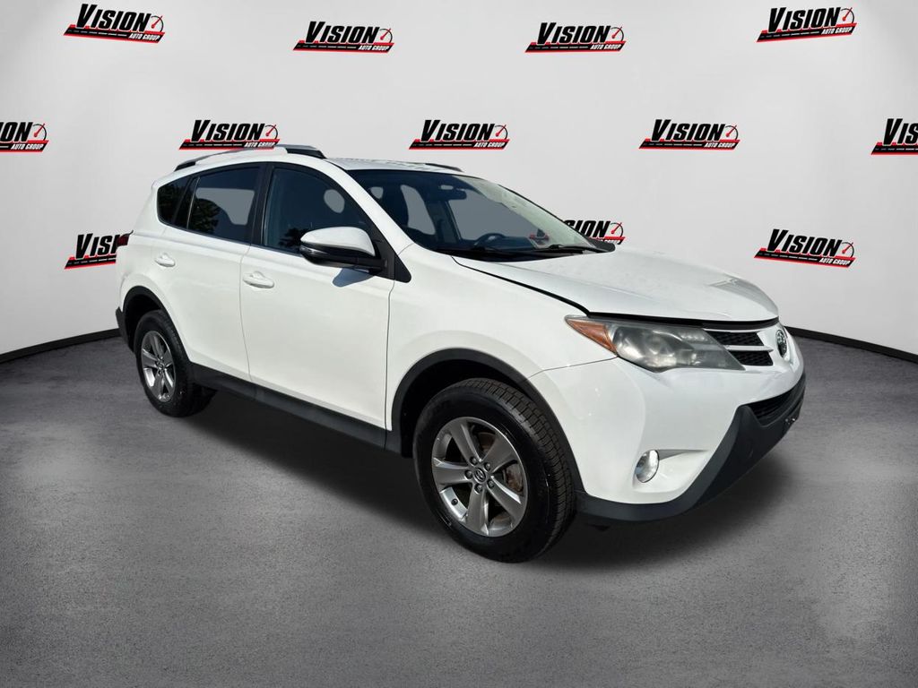 2015 Toyota RAV4 XLE photo 3
