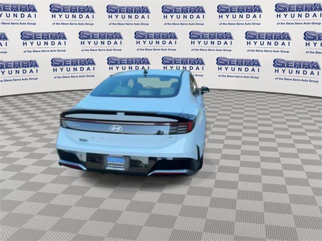 2024 Hyundai Sonata Hybrid SEL photo 8