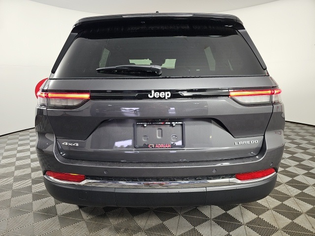2025 Jeep Grand Cherokee Laredo X photo 2