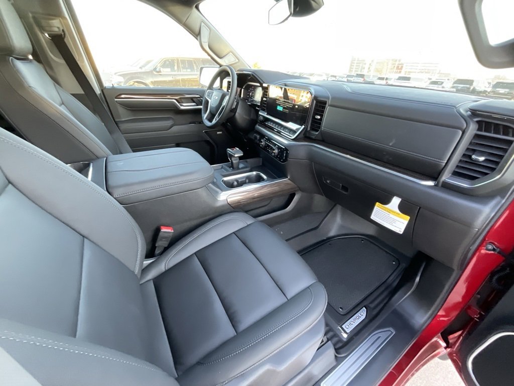 2025 Chevrolet Silverado 1500 RST Texas Edition photo 4