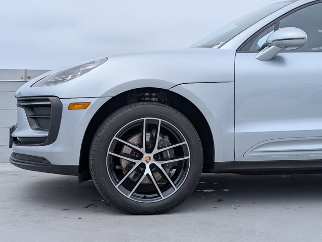 2023 Porsche Macan T photo 9