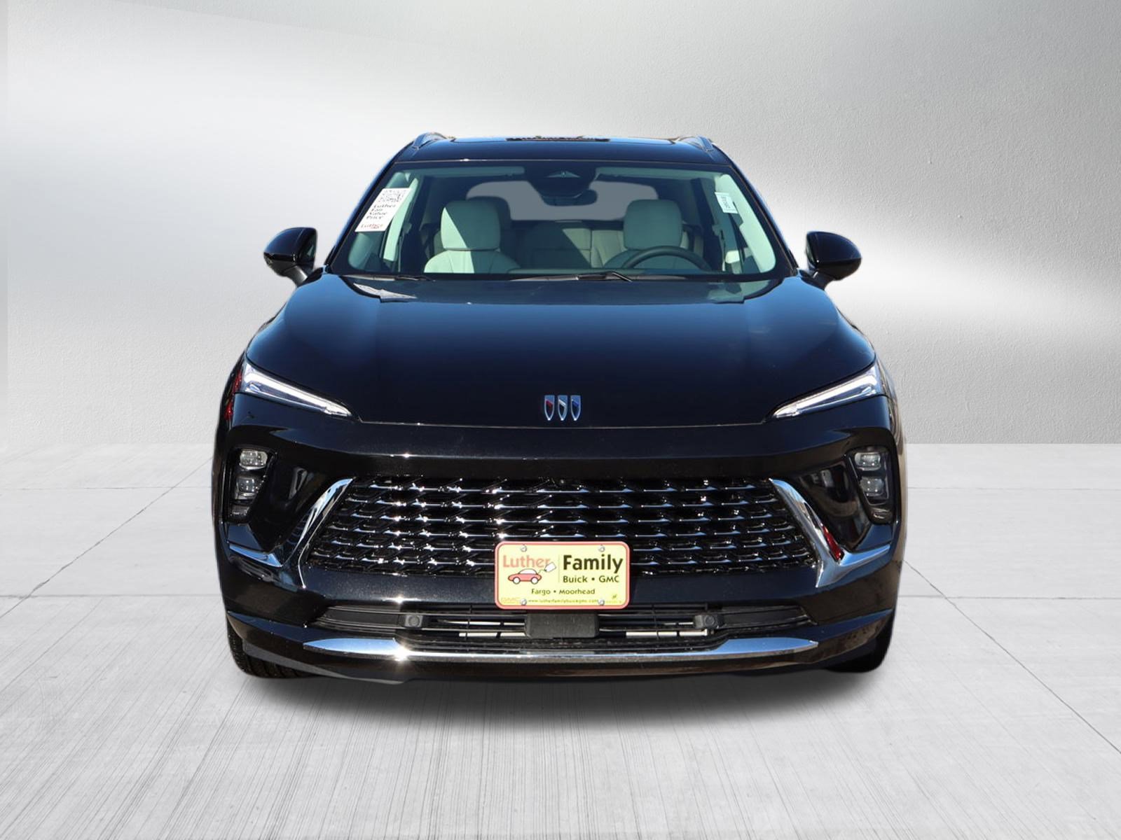 2025 Buick Envision Avenir photo 2