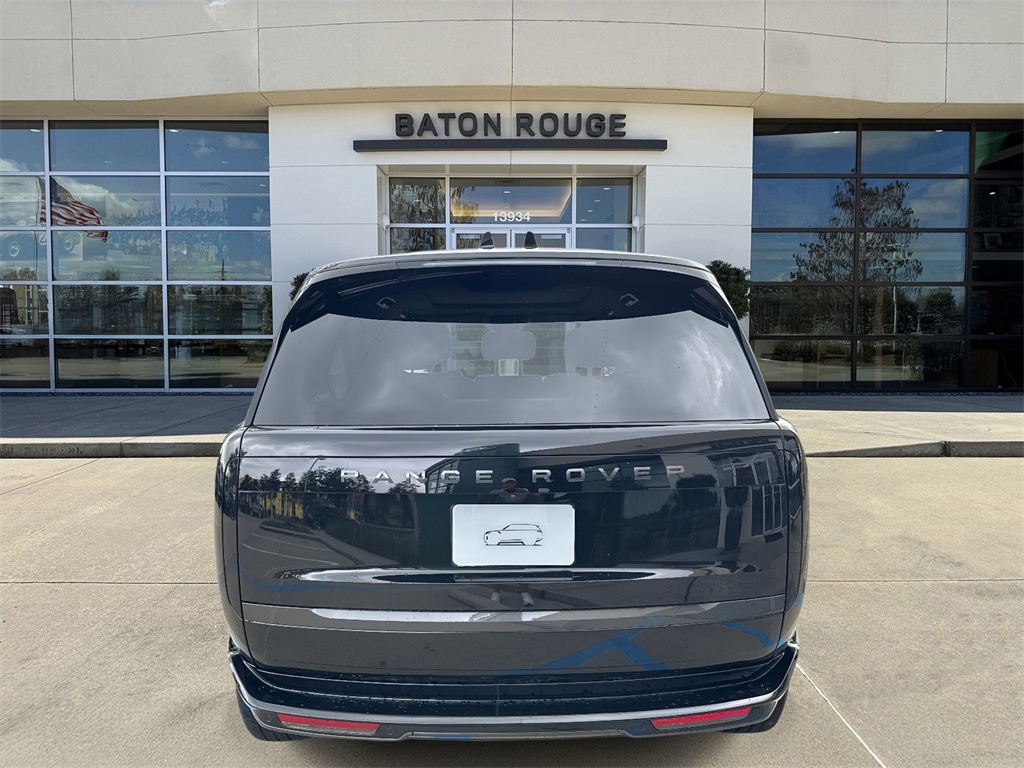 2025 Land Rover Range Rover SE photo 4