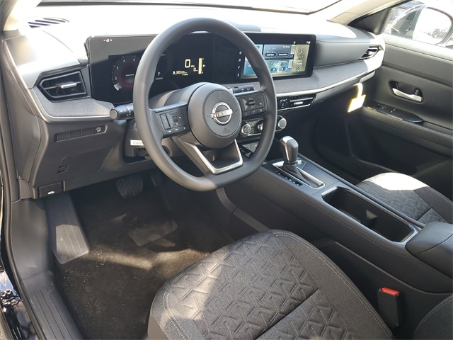 2025 Nissan Kicks SV photo 9