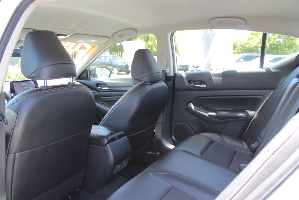 2022 Nissan Altima 2.5 SR photo 10