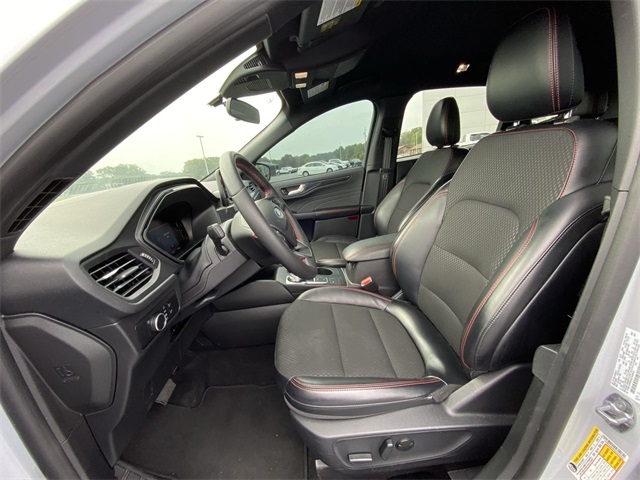 2025 Ford Escape ST-Line photo 3