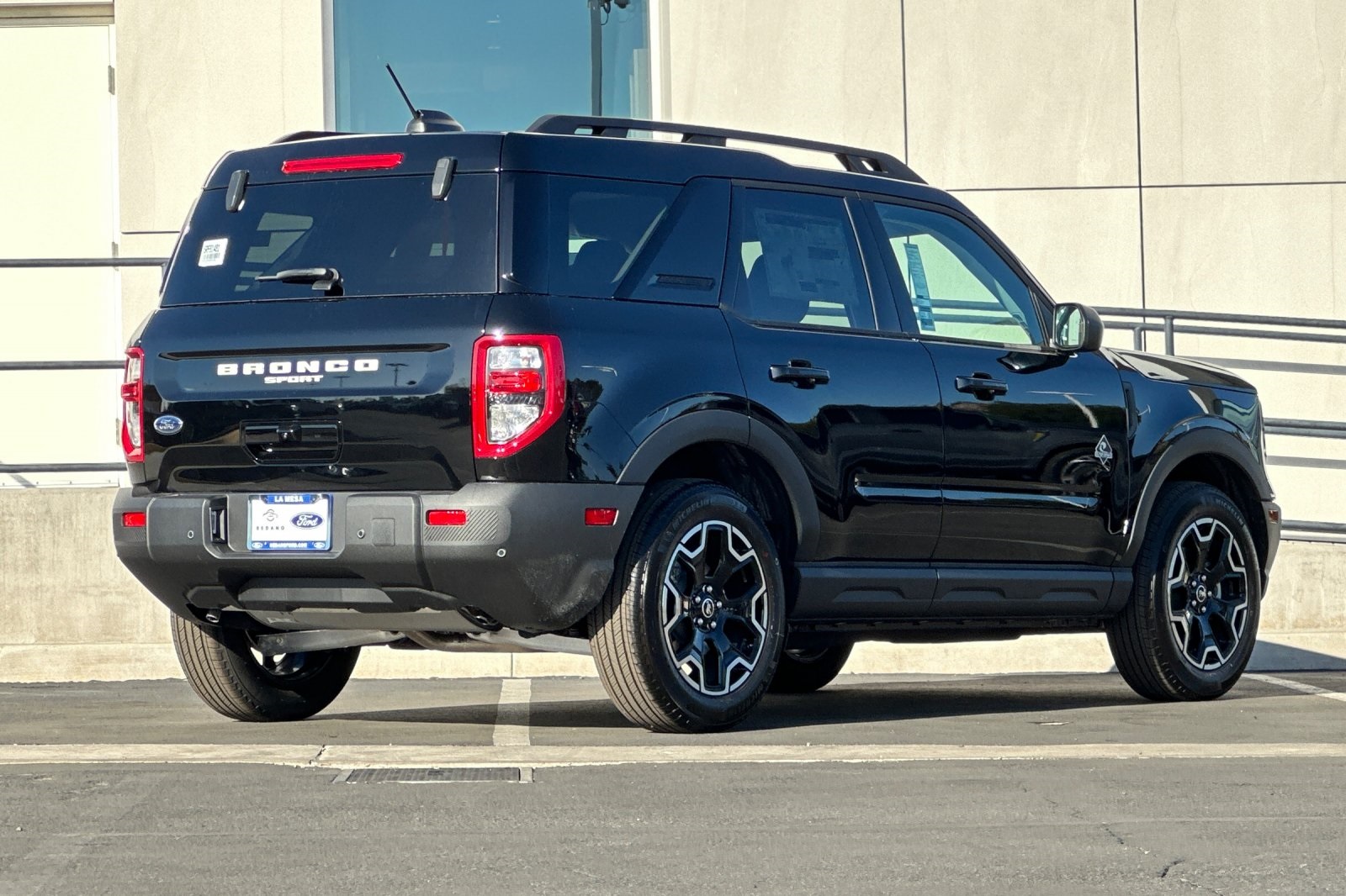 2025 Ford Bronco Sport Outer Banks photo 3