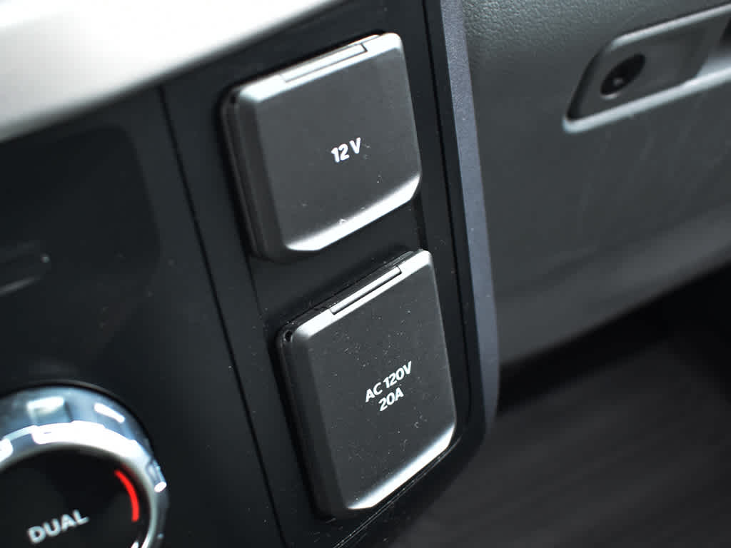 2023 Ford F-150 XLT photo 23
