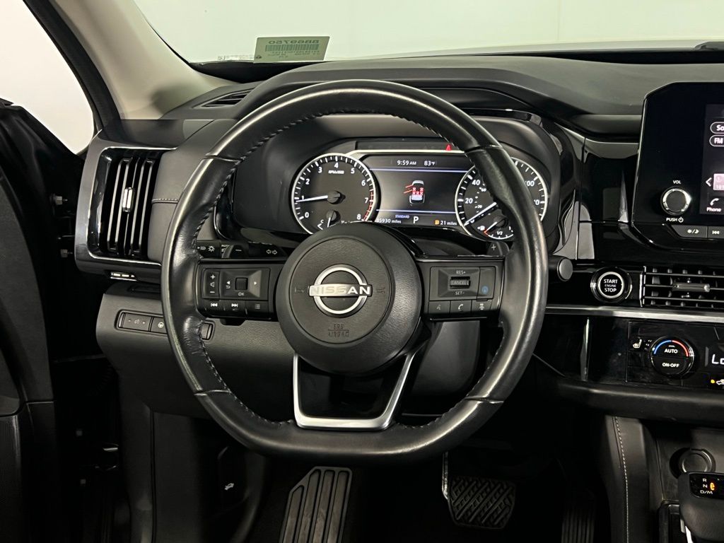 2022 Nissan Pathfinder SV photo 7