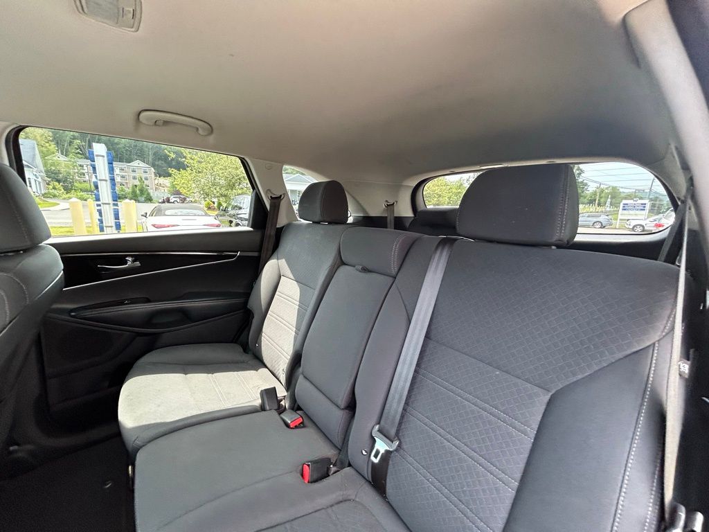 2019 Kia Sorento LX photo 13
