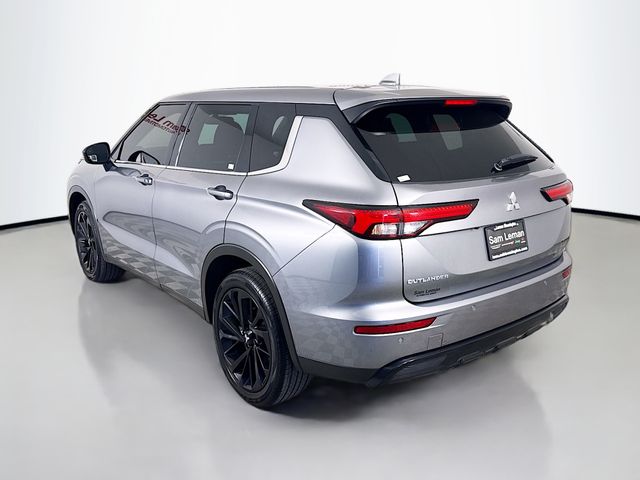 2023 Mitsubishi Outlander Black Edition photo 5