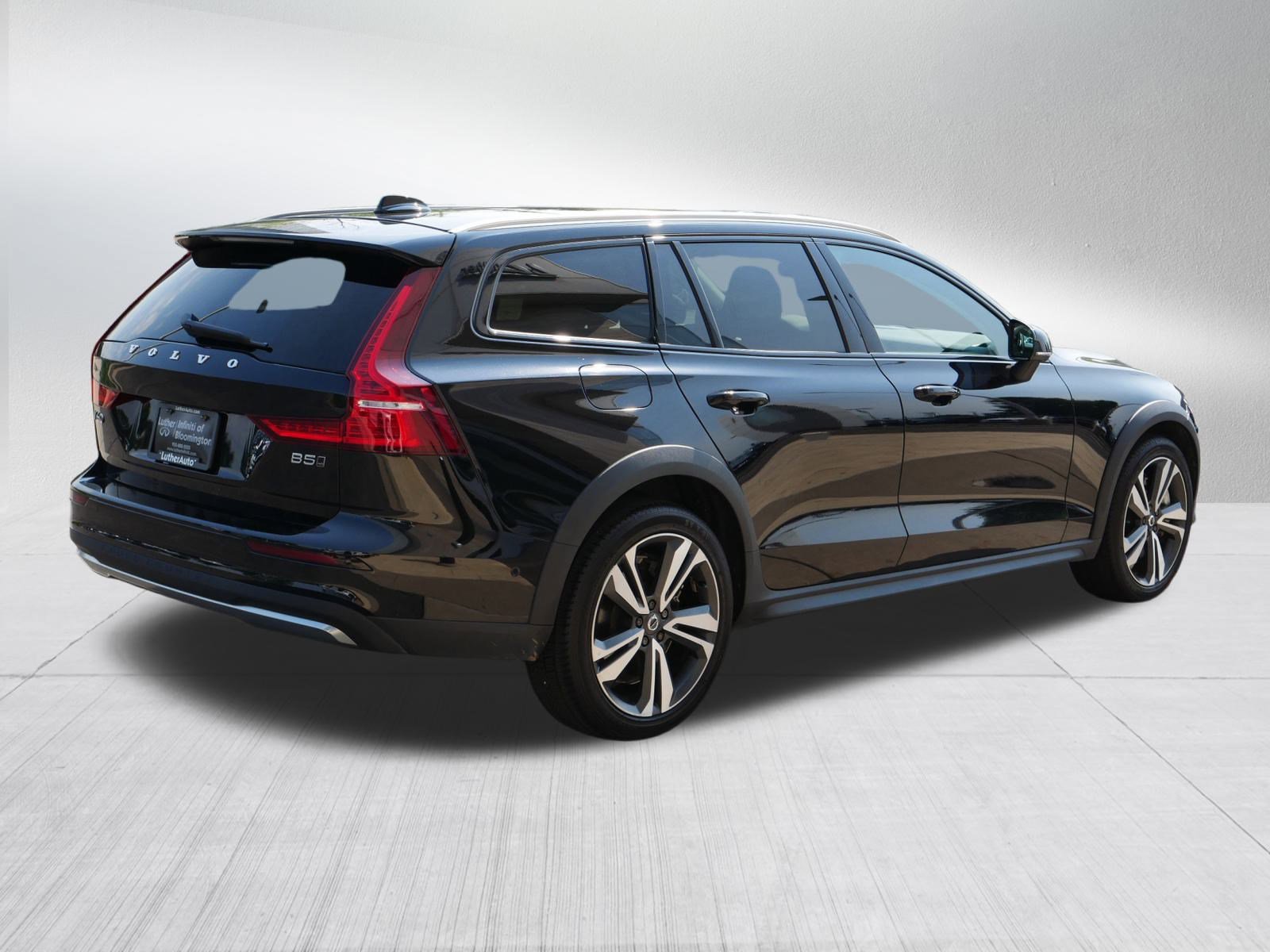 2024 Volvo V60 Cross Country Plus photo 7