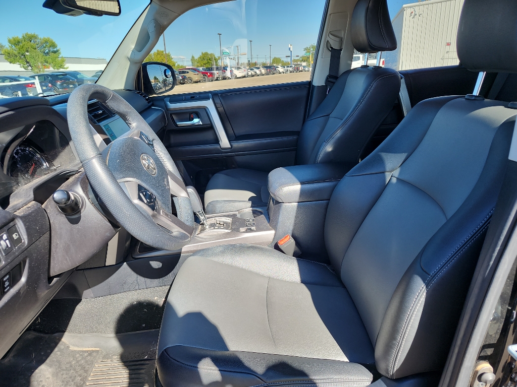 2020 Toyota 4Runner SR5 Premium photo 13