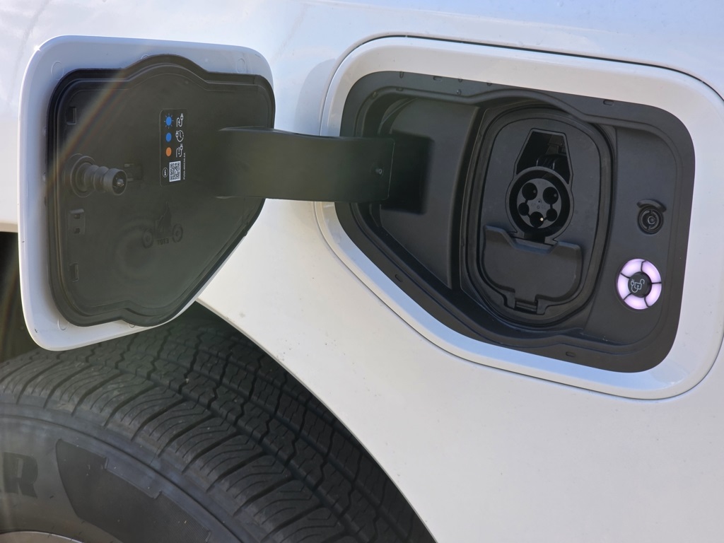 2025 Ford F-150 Lightning photo 4