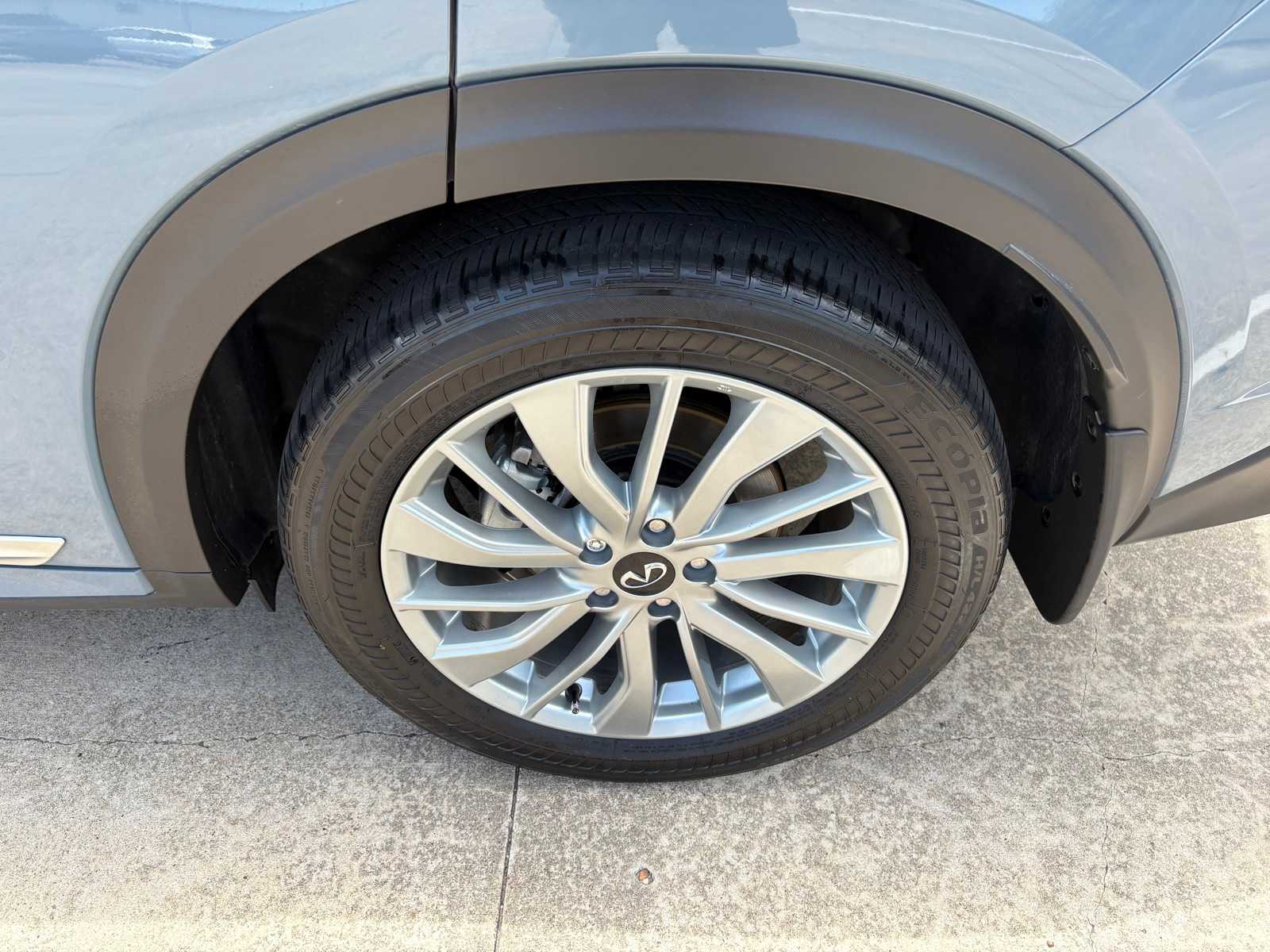 Used 2023 Slate Gray INFINITI LUXE image 9
