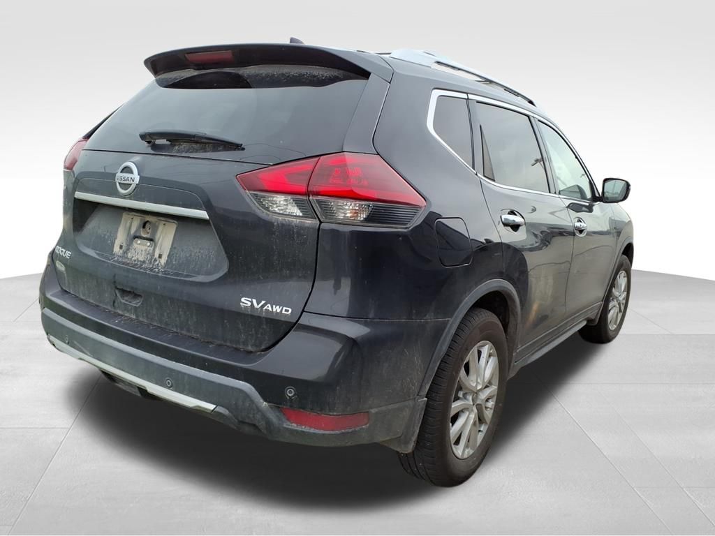 2020 Nissan Rogue SV photo 2