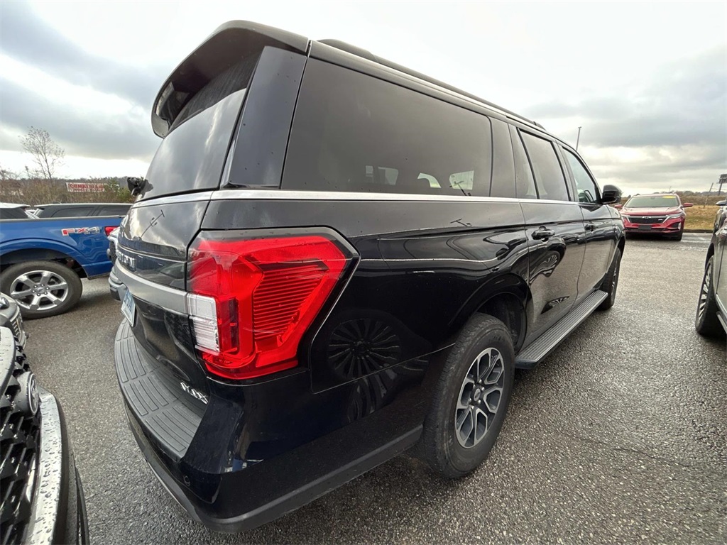2024 Ford Expedition MAX XLT photo 2