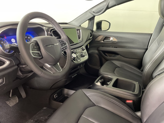 2026 Chrysler Pacifica photo 21