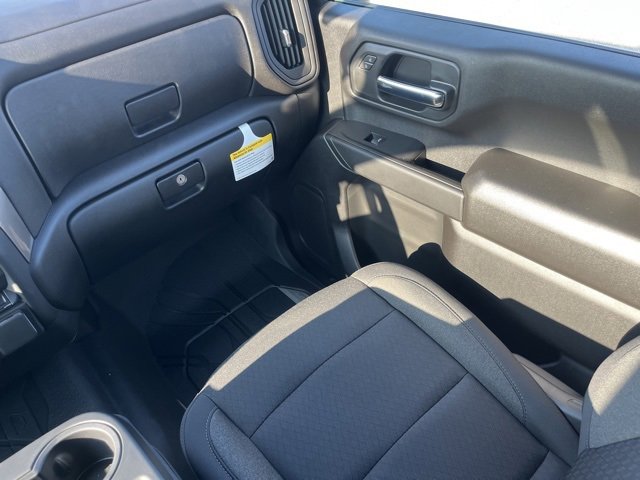 2025 Chevrolet Silverado 2500HD Custom photo 14
