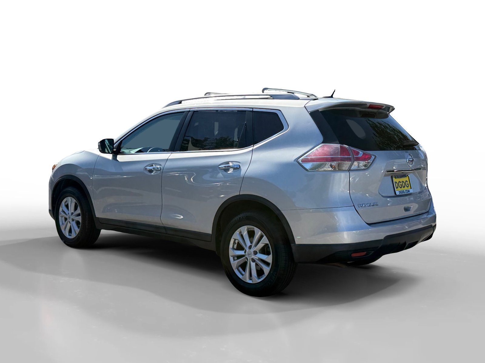 2015 Nissan Rogue SV photo 3