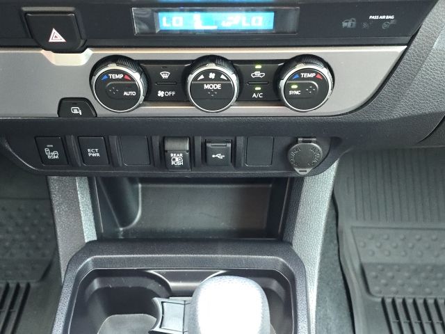 2023 Toyota Tacoma V6 photo 28