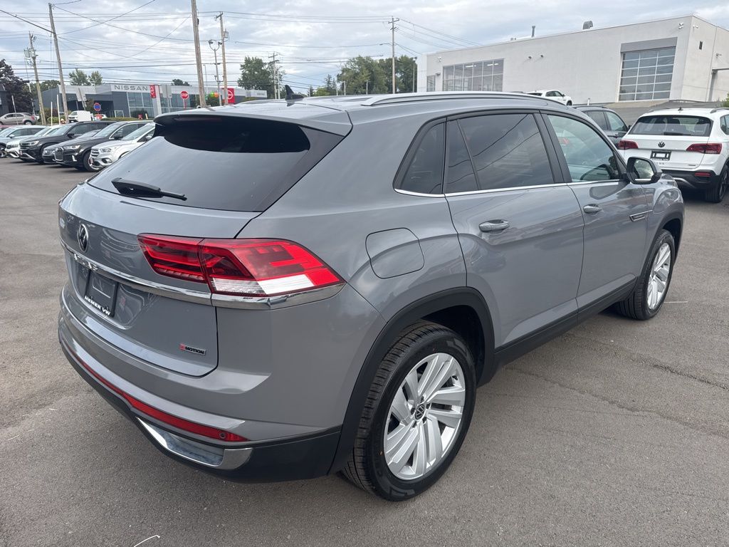 2022 Volkswagen Atlas Cross Sport SE Technology photo 7