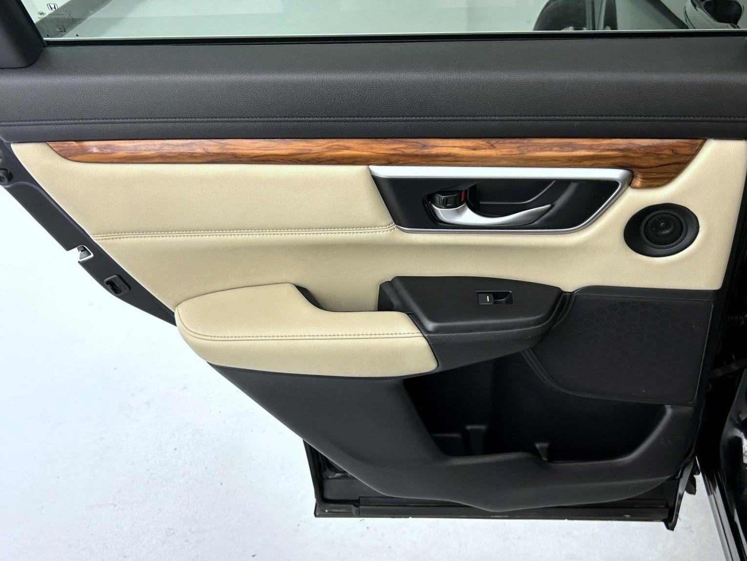 2018 Honda CR-V Touring photo 19