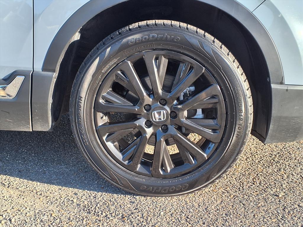 2022 Honda CR-V Touring photo 4