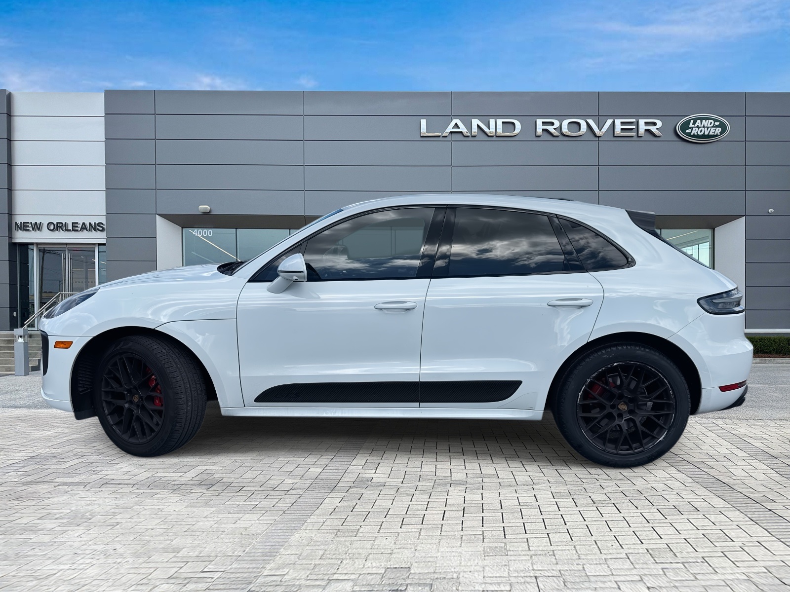 2021 Porsche Macan GTS photo 2