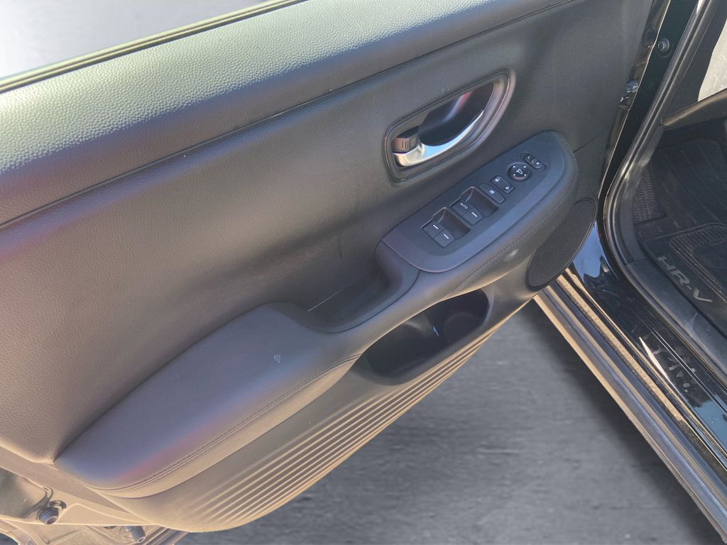 2024 Honda HR-V LX photo 9