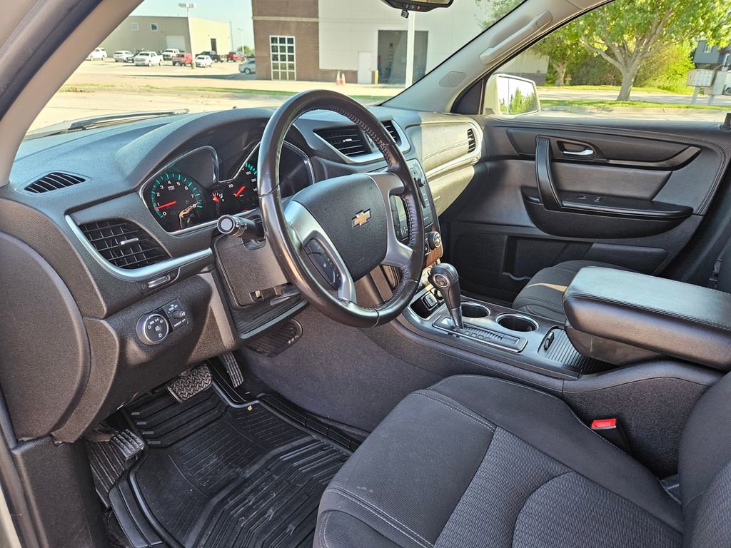 2017 Chevrolet Traverse 1LT photo 19