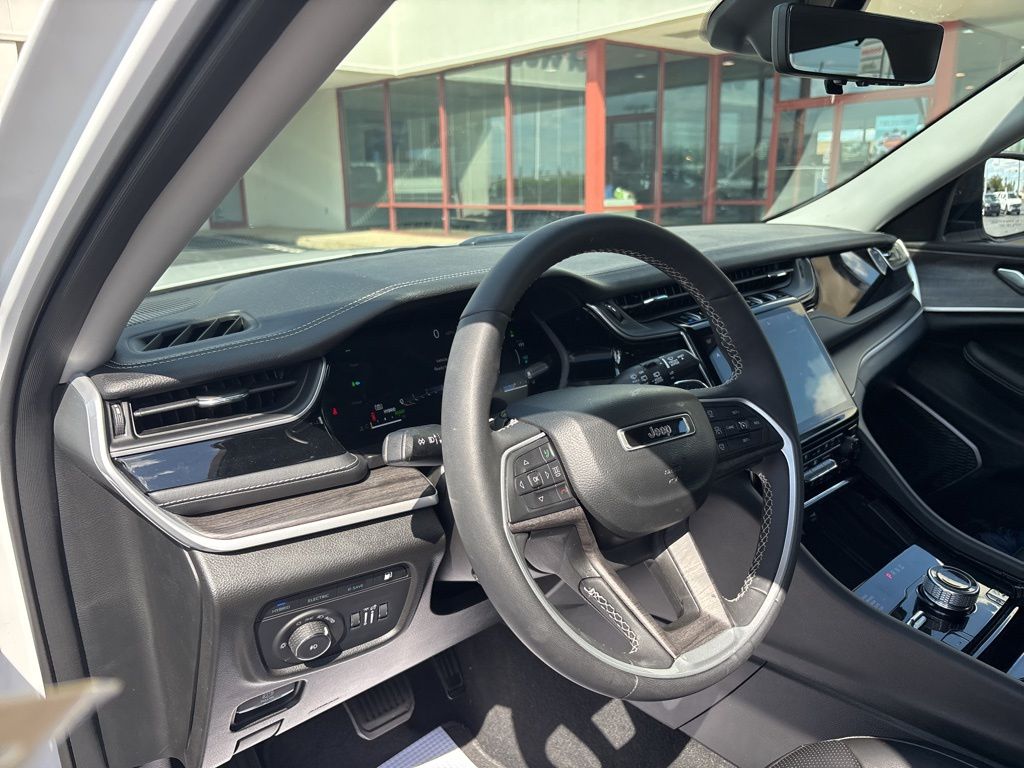 2023 Jeep Cherokee 4xe photo 24