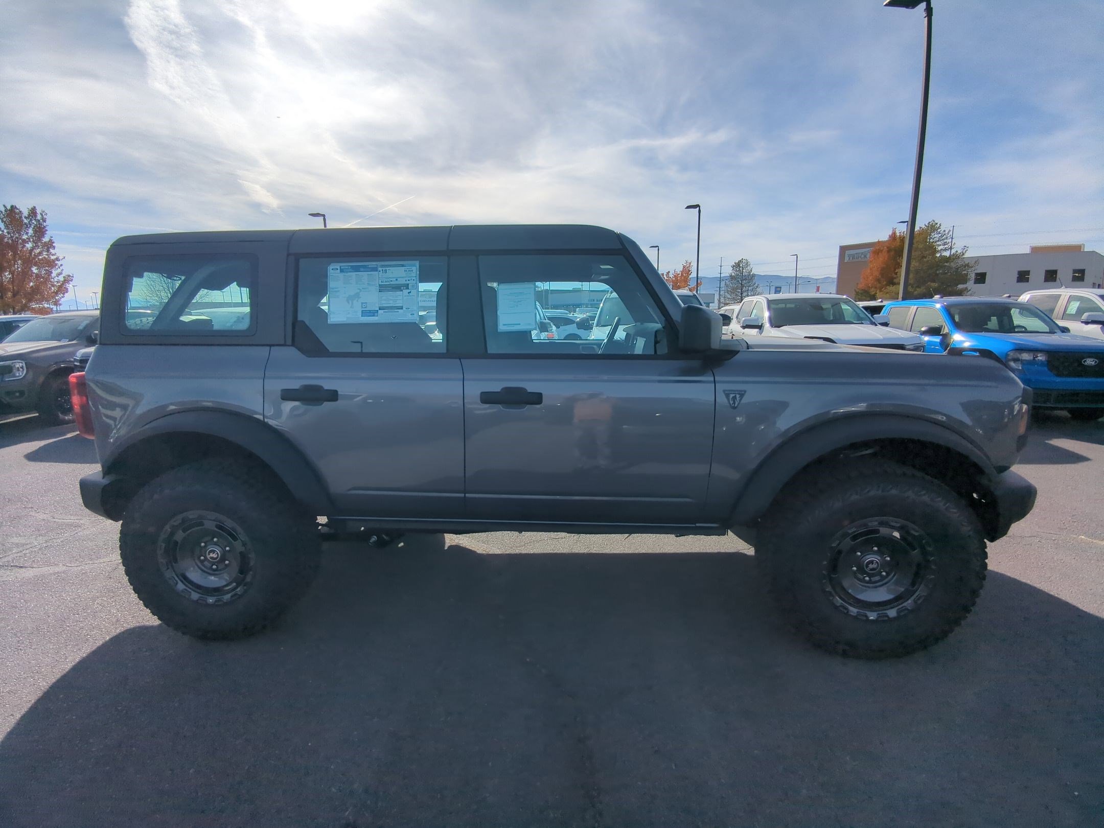 2025 Ford Bronco Base photo 2