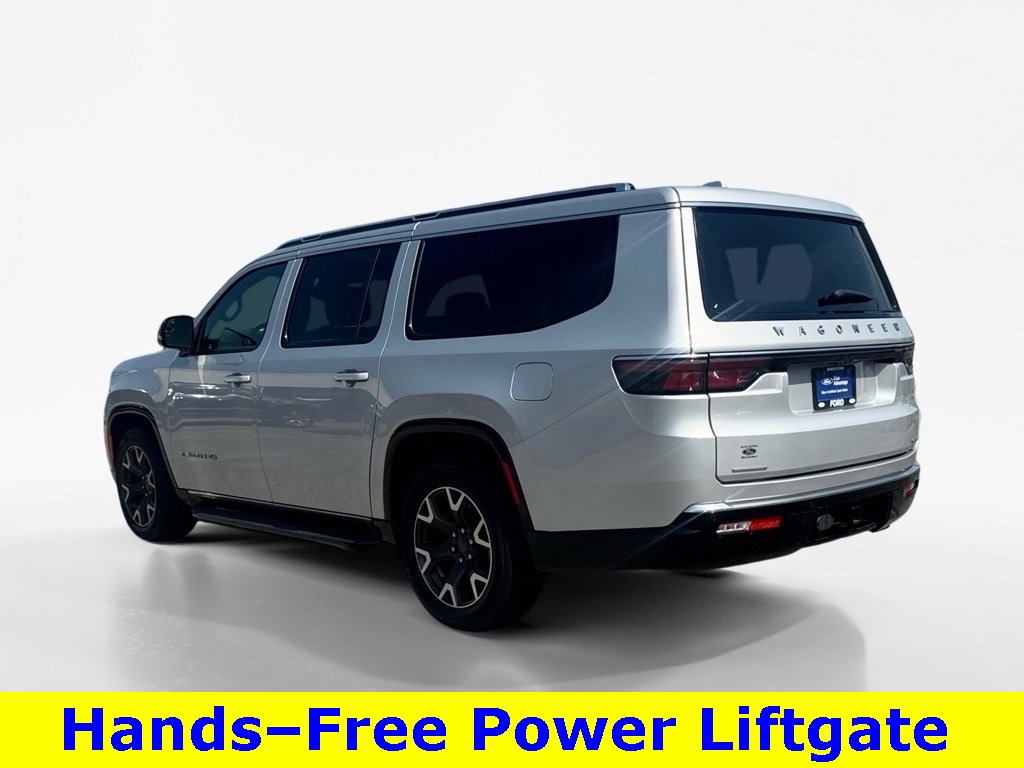 2023 Jeep Wagoneer L Series III photo 3