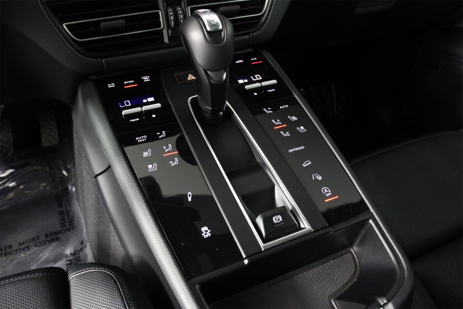 2025 Porsche Macan photo 18