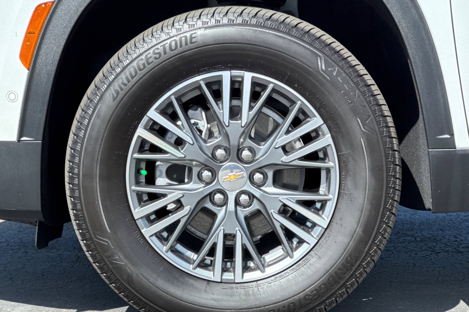 2025 Chevrolet Traverse photo 23