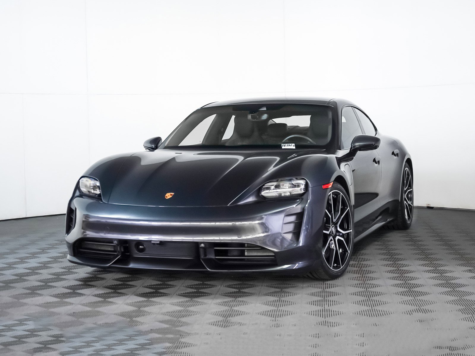 2022 Porsche Taycan Turbo's photo