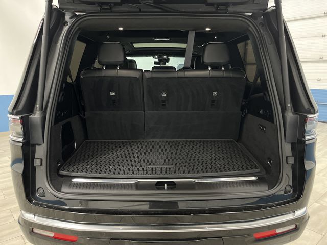 2022 Jeep Grand Wagoneer III photo 14