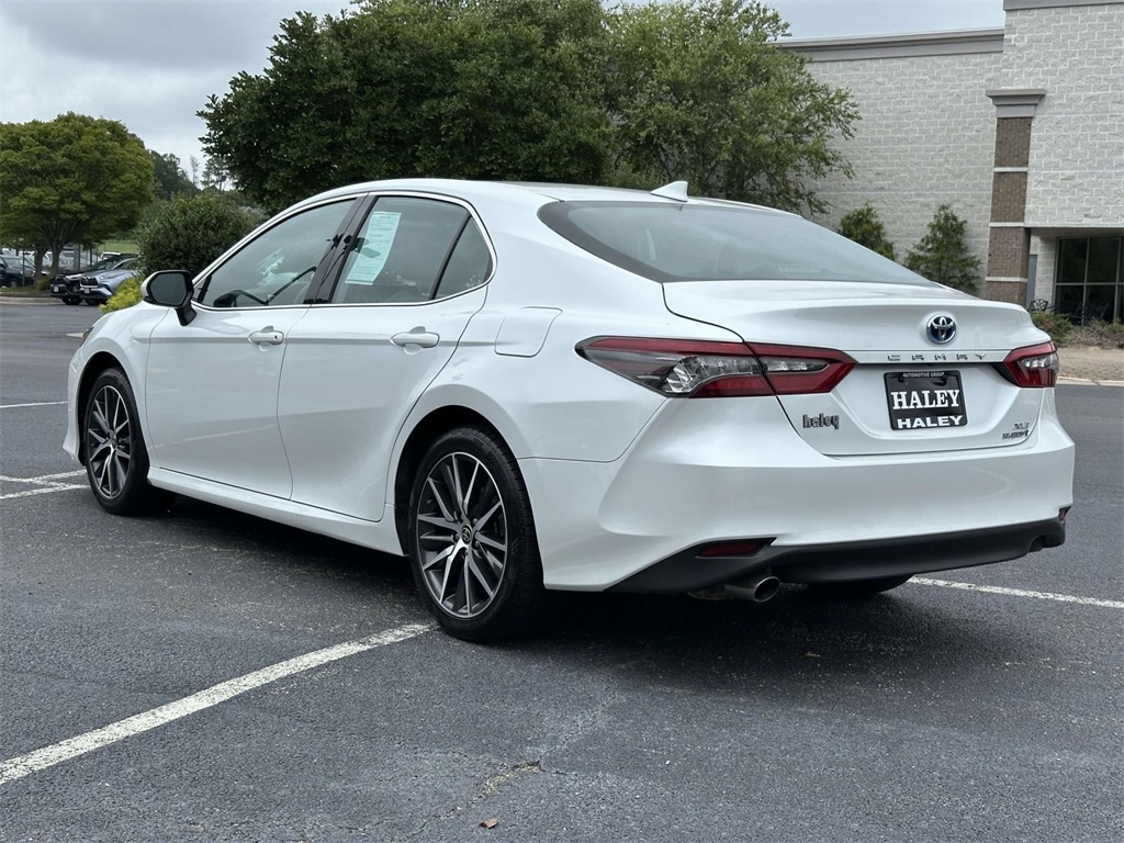 2022 Toyota Camry Hybrid XLE photo 21