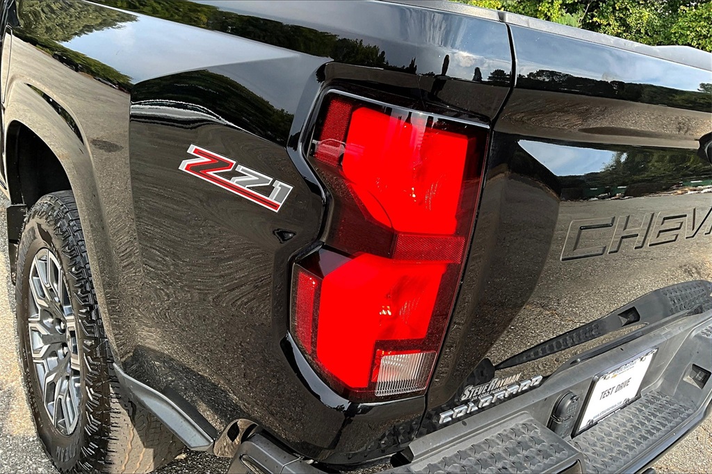 2023 Chevrolet Colorado Z71 photo 22