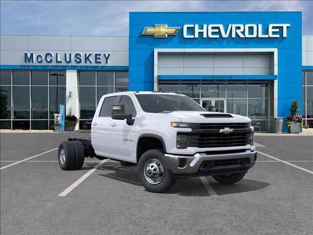 2025 Chevrolet Silverado 3500HD Work Truck's photo