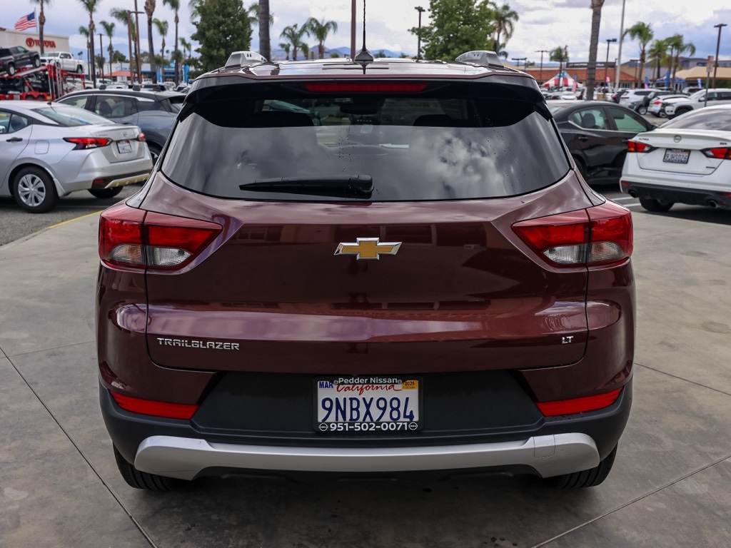 2023 Chevrolet Trailblazer LT photo 2