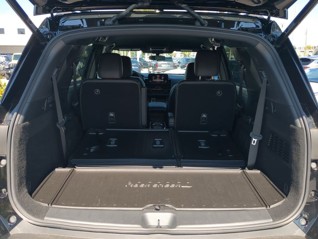 2025 Nissan Pathfinder Rock Creek photo 11