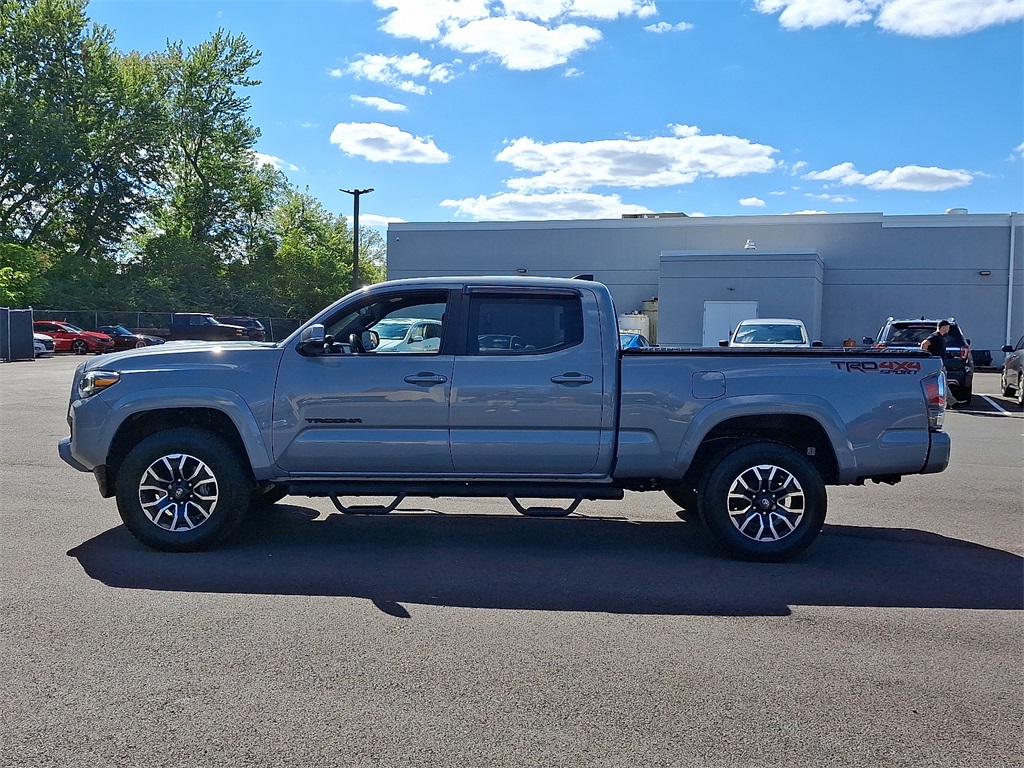 2021 Toyota Tacoma TRD Sport photo 4