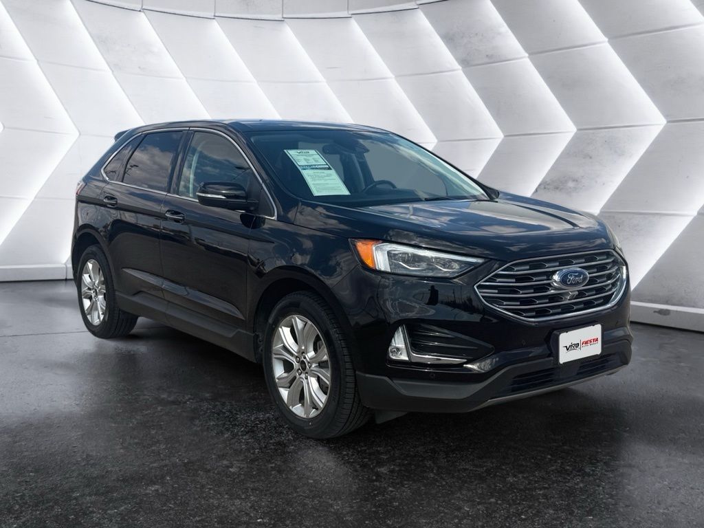 2023 Ford Edge Titanium photo 3
