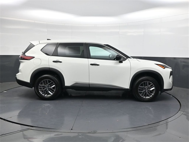 2024 Nissan Rogue S photo 3