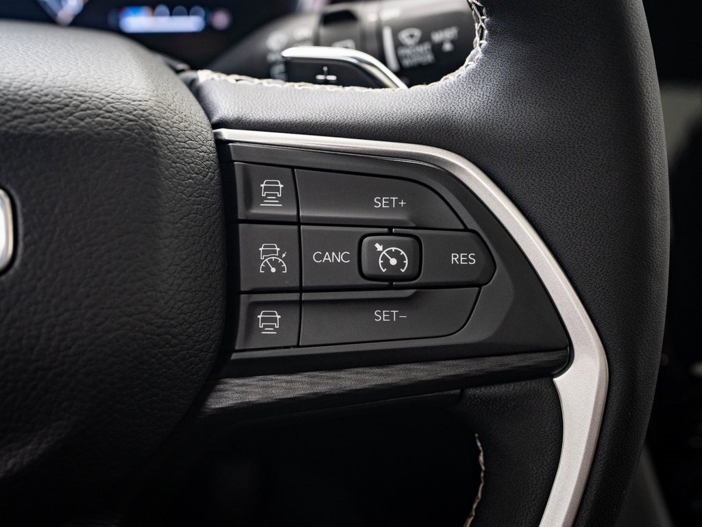 2023 Jeep Grand Cherokee Altitude photo 23