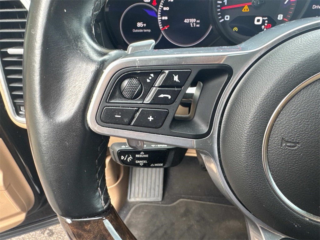 2022 Porsche Cayenne Base photo 24